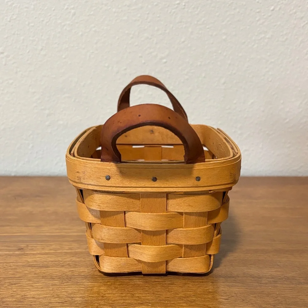 Longaberger Tea Basket with two protectors, product tag, and optional liner - Picture 3 of 9